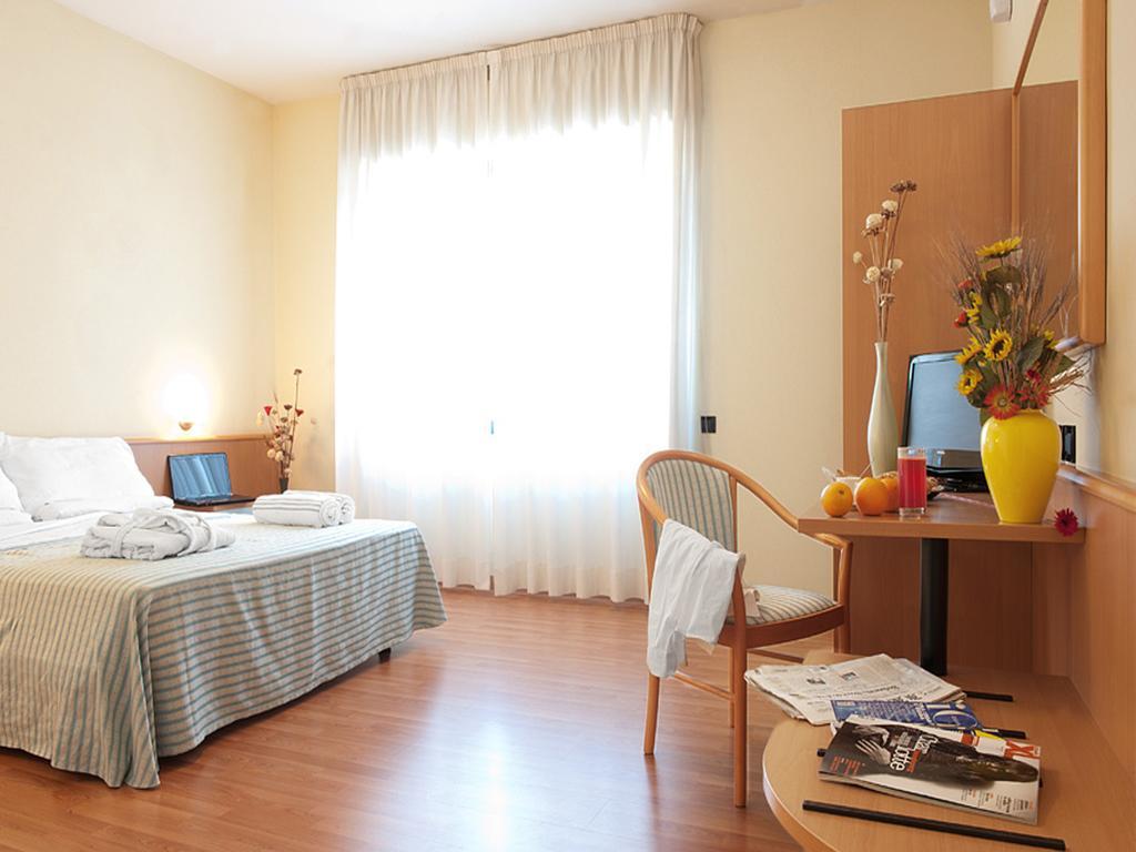 Hotel Ristorante Dragonara San Giovanni Teatino Kültér fotó